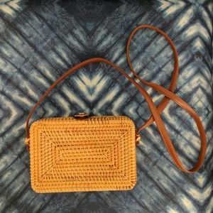 Rectangle Straw Bali Ata crossbody bag